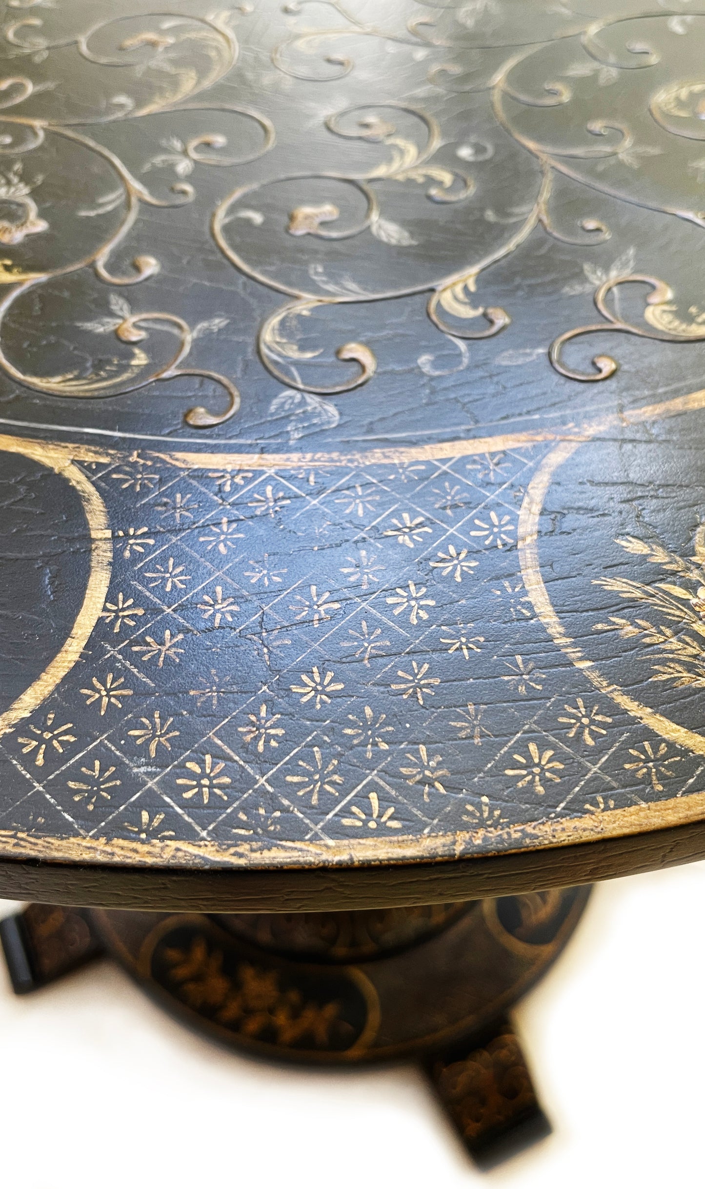 Chinoiserie round table